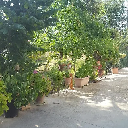 Casa Liliana -via Valentini 321-frazione Tucci * Villa Tucci